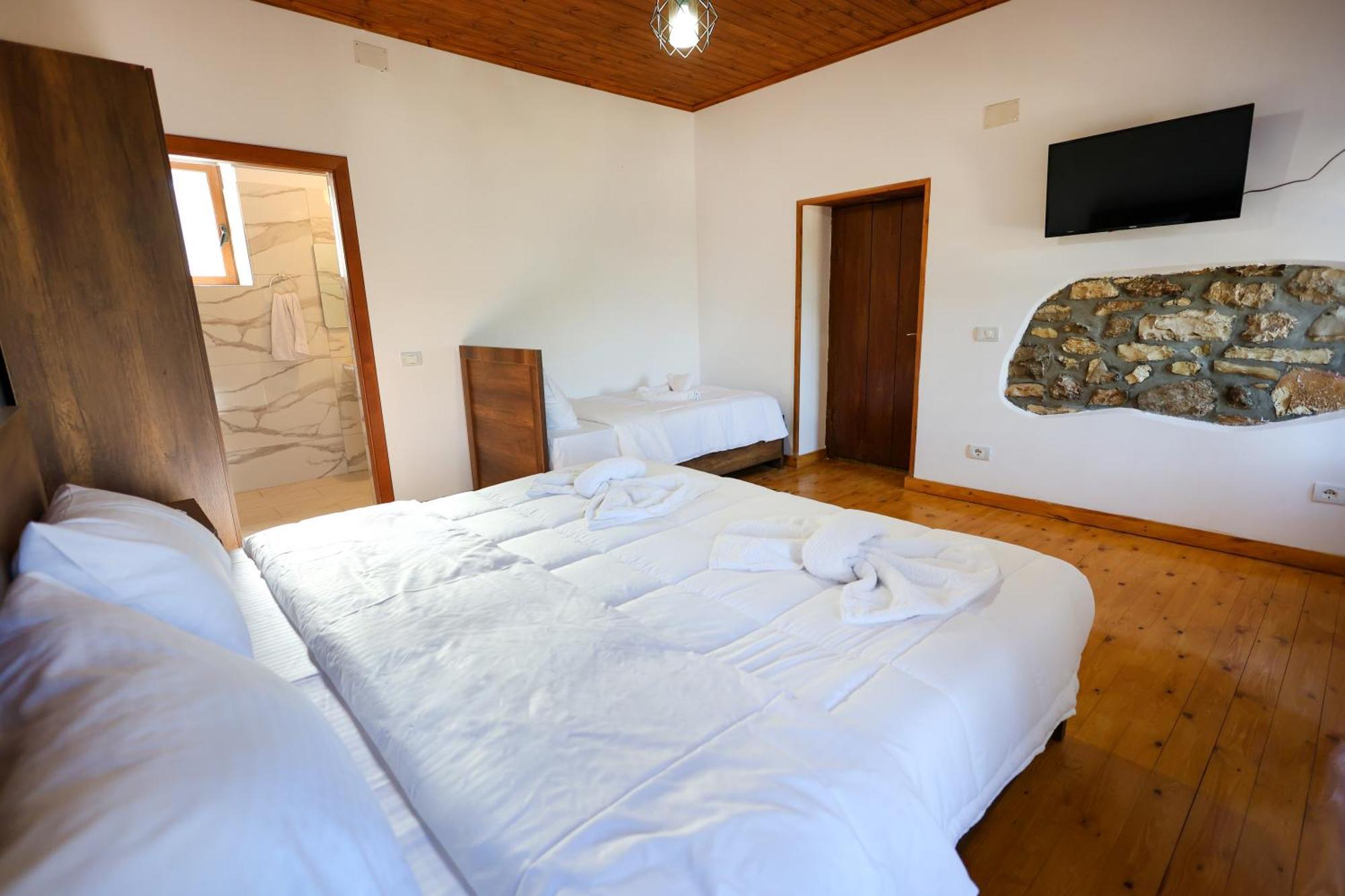 Villa Shpiragu Village Experience Берат Екстериор снимка