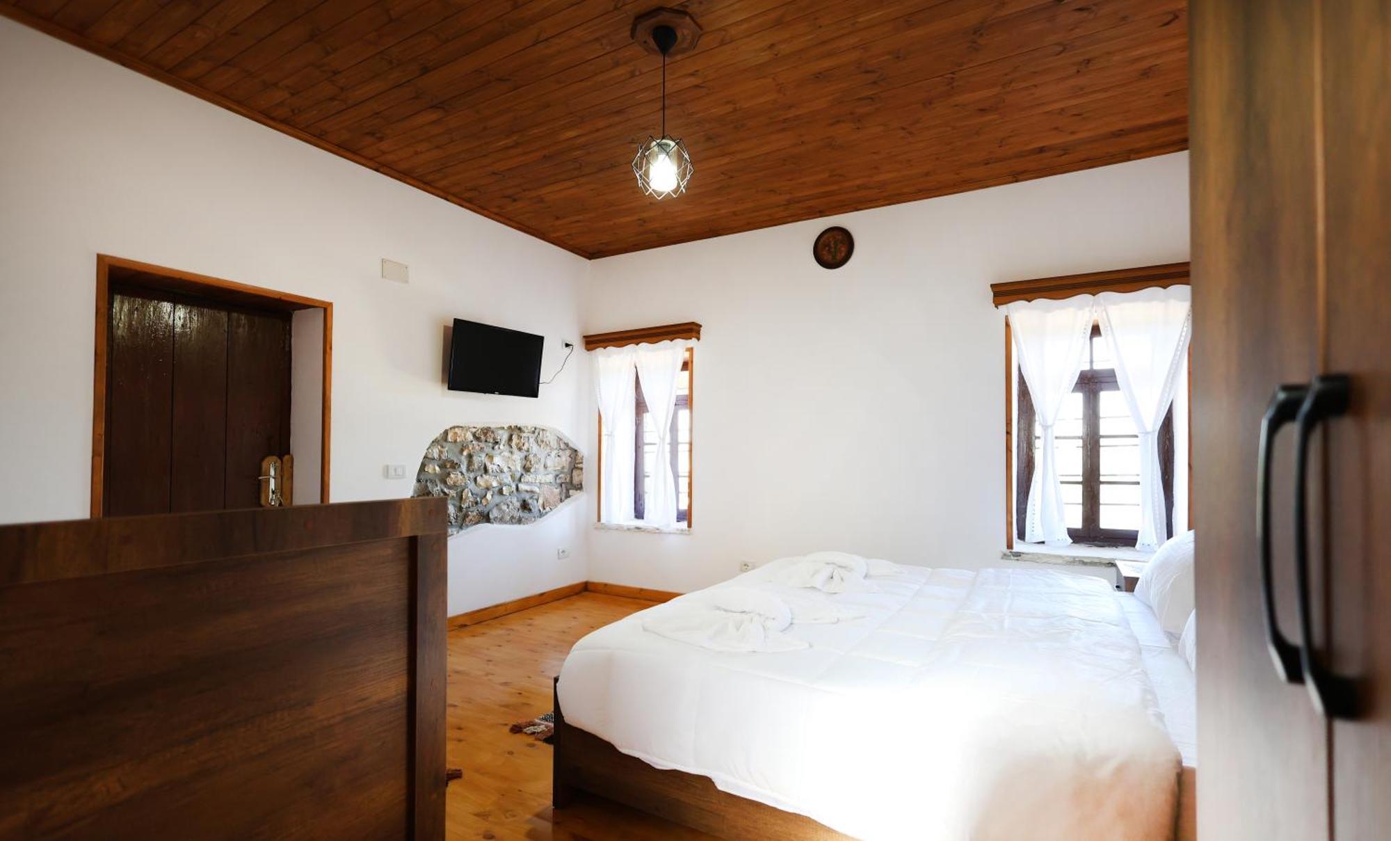 Villa Shpiragu Village Experience Берат Екстериор снимка