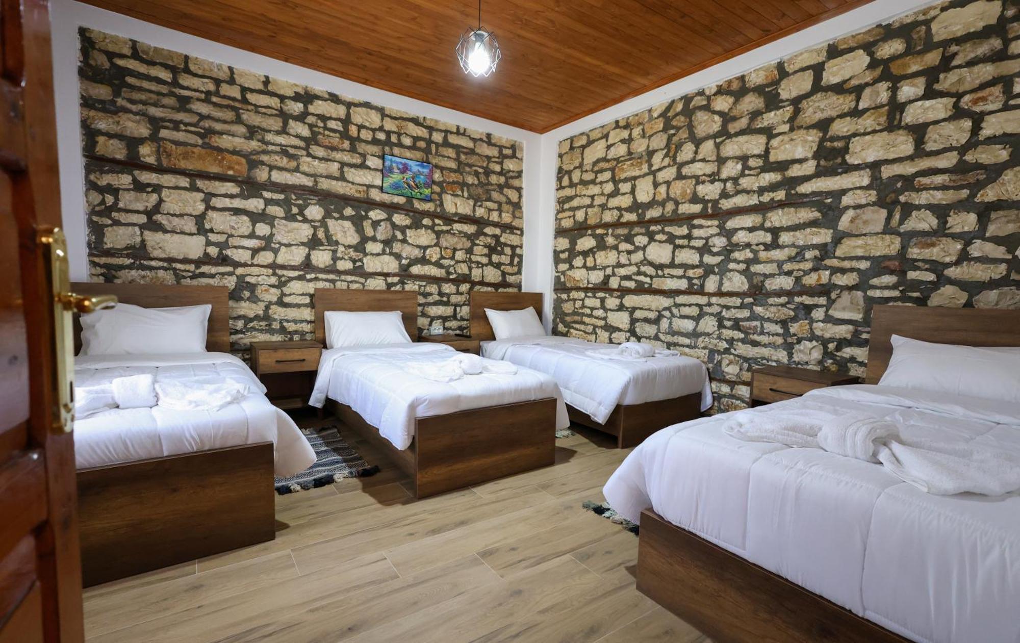 Villa Shpiragu Village Experience Берат Екстериор снимка
