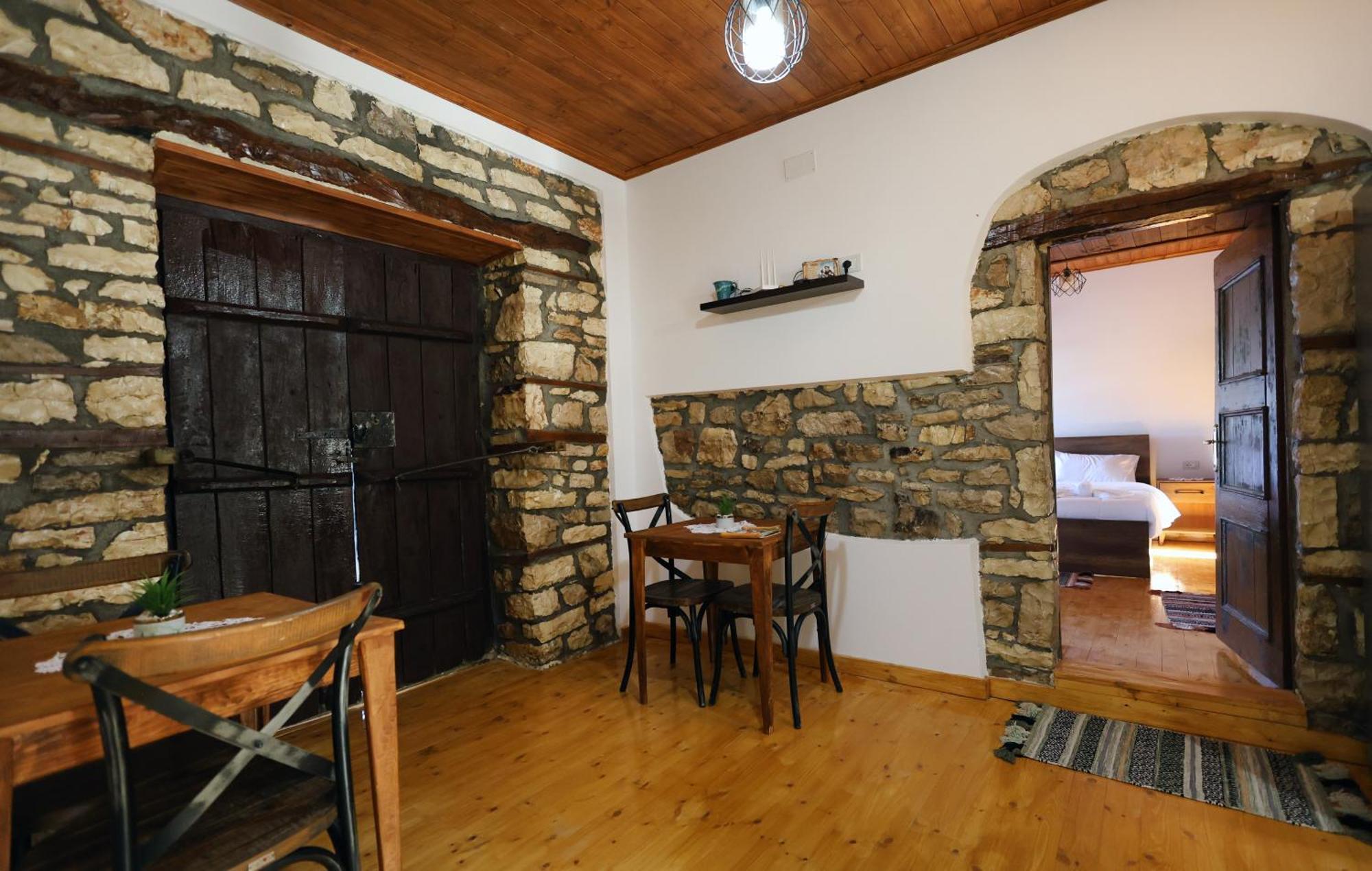 Villa Shpiragu Village Experience Берат Екстериор снимка