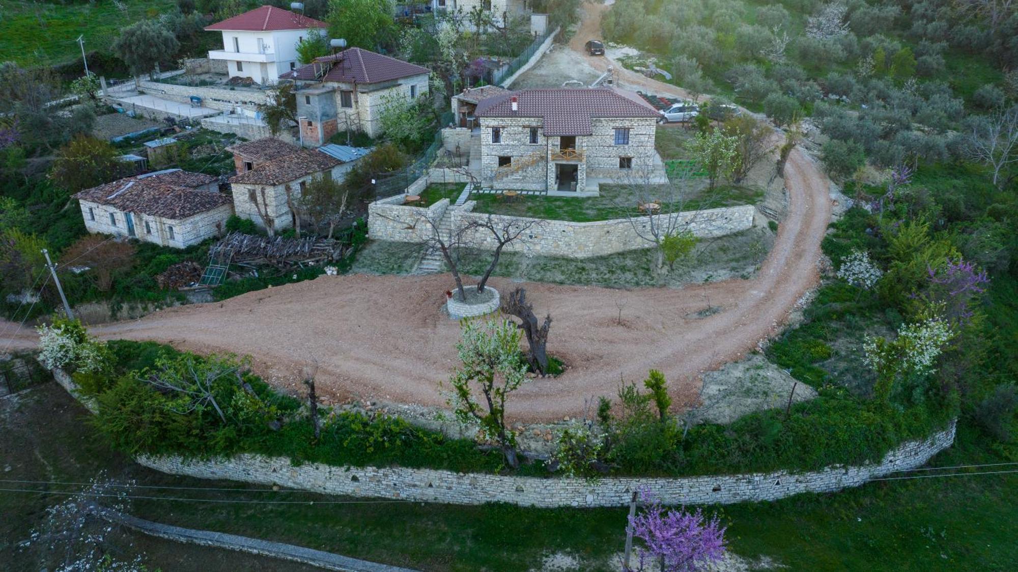 Villa Shpiragu Village Experience Берат Екстериор снимка