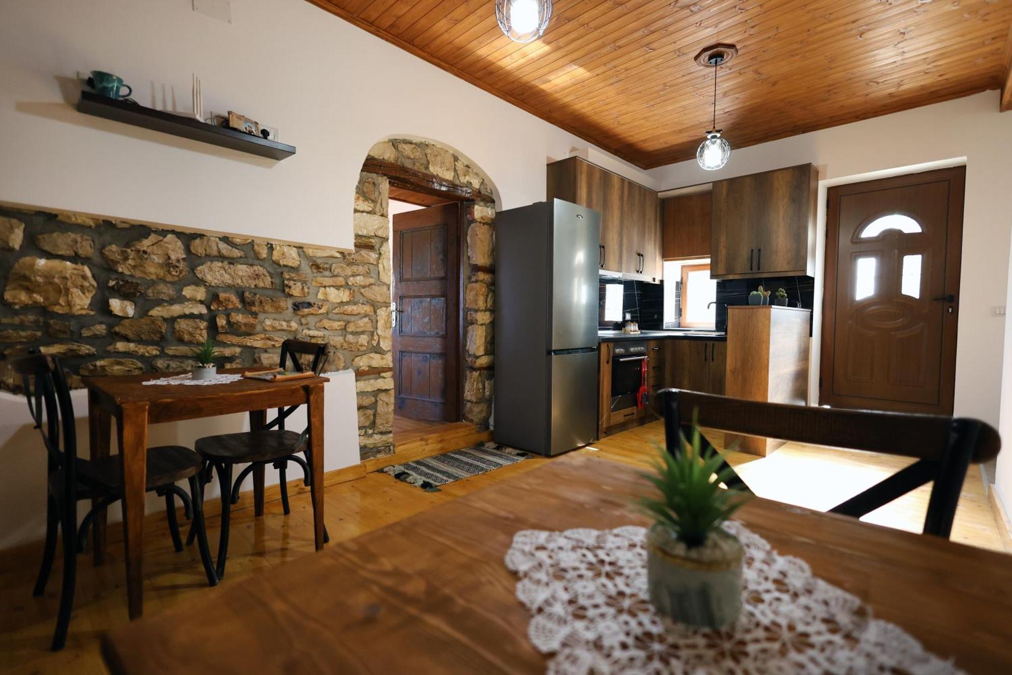 Villa Shpiragu Village Experience Берат Екстериор снимка
