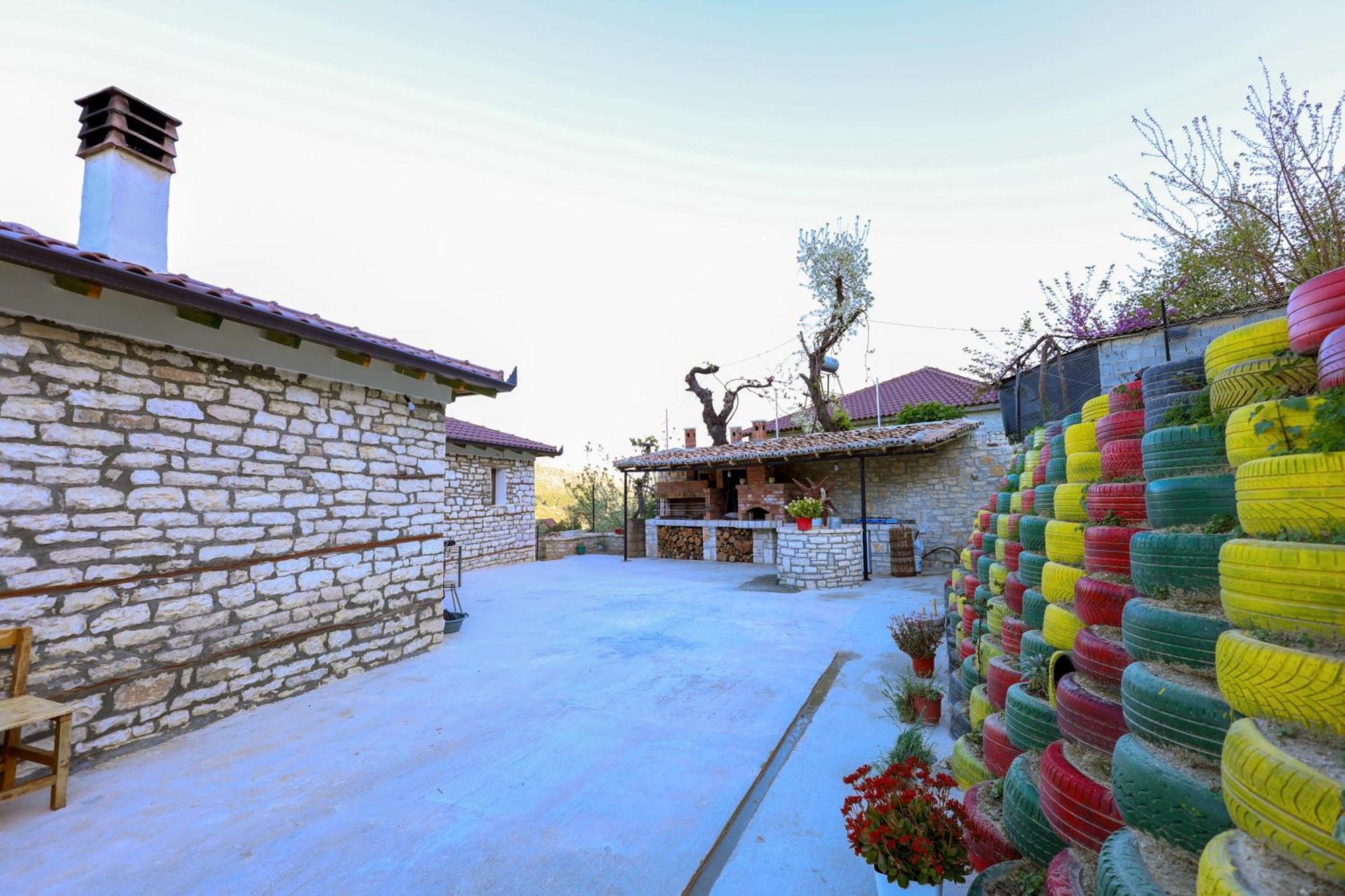 Villa Shpiragu Village Experience Берат Екстериор снимка