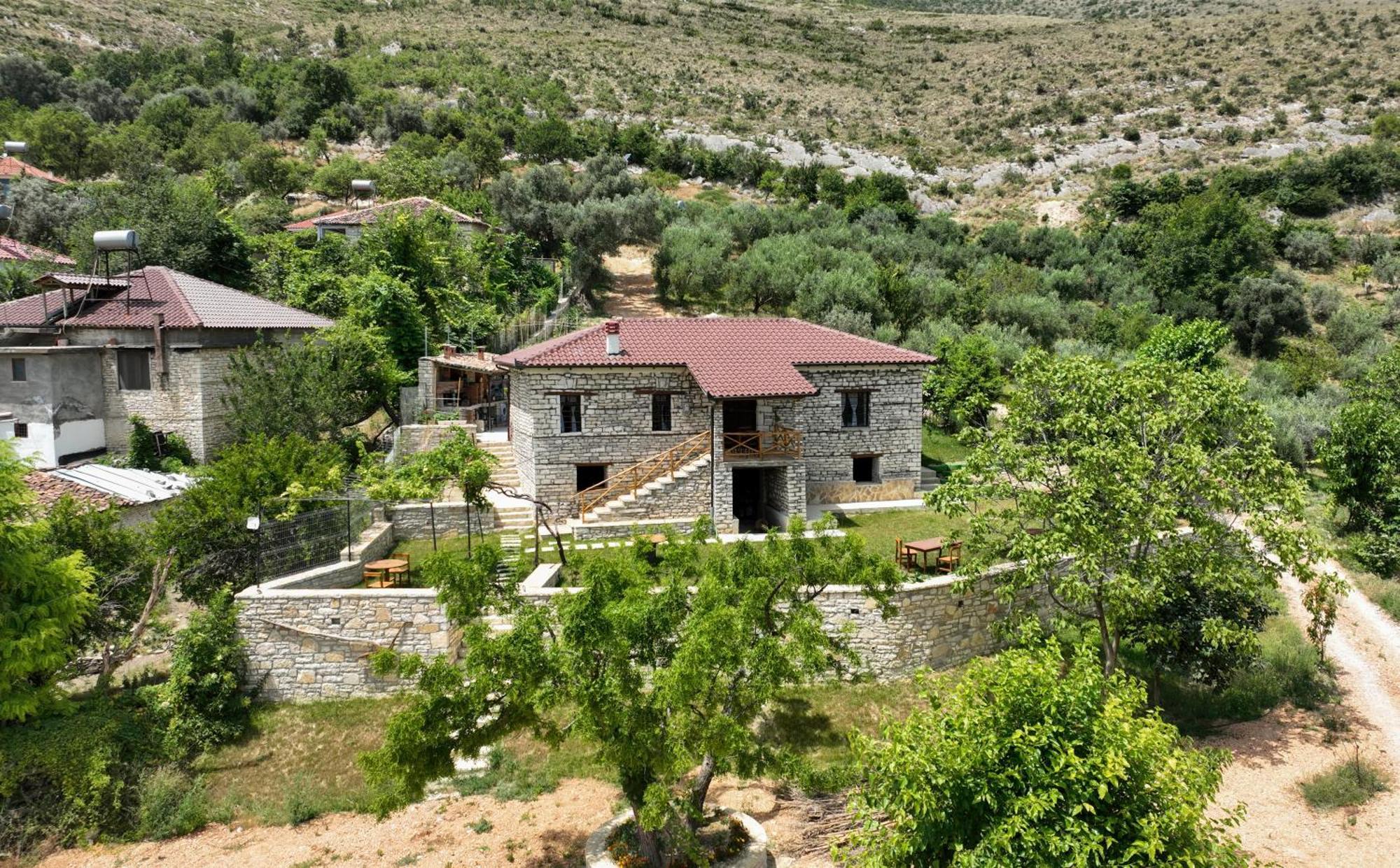 Villa Shpiragu Village Experience Берат Екстериор снимка