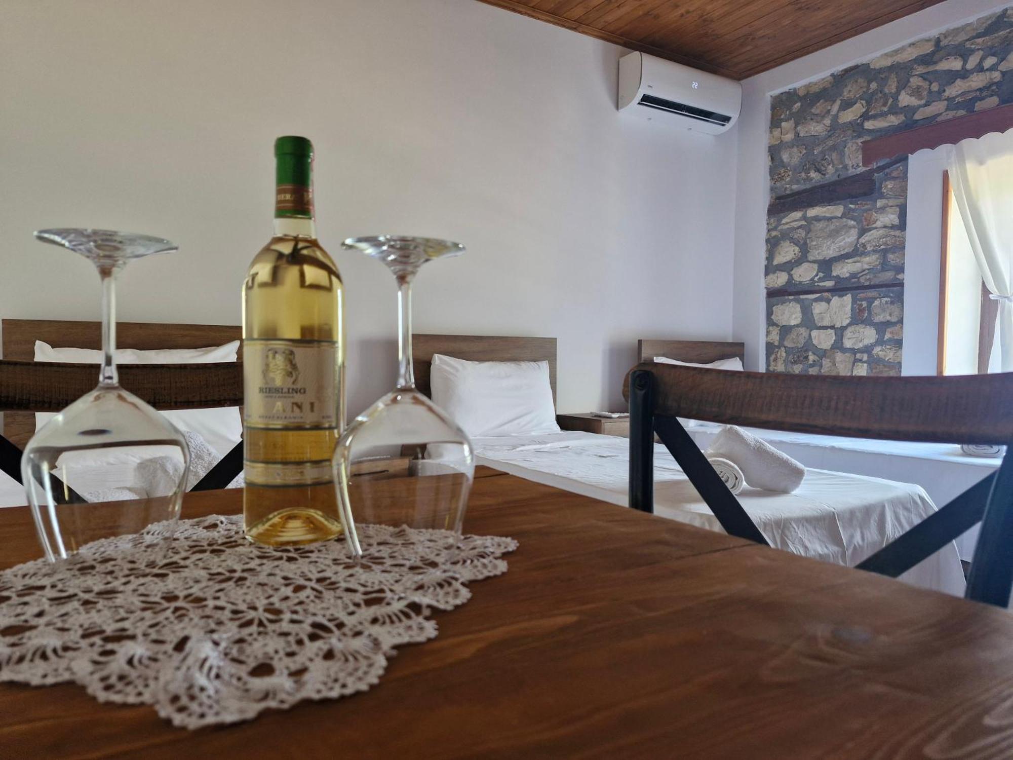 Villa Shpiragu Village Experience Берат Стая снимка