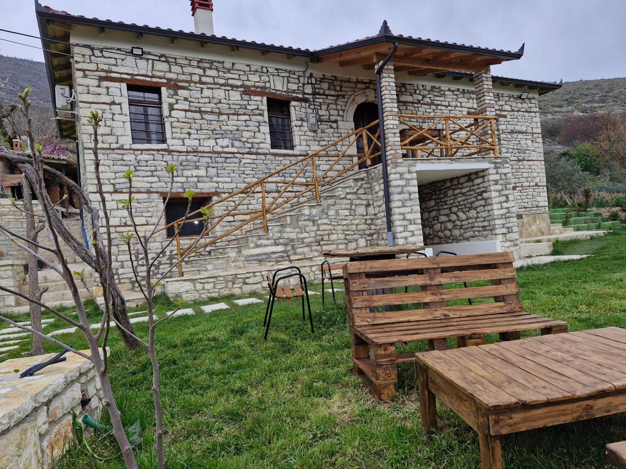 Villa Shpiragu Village Experience Берат Екстериор снимка