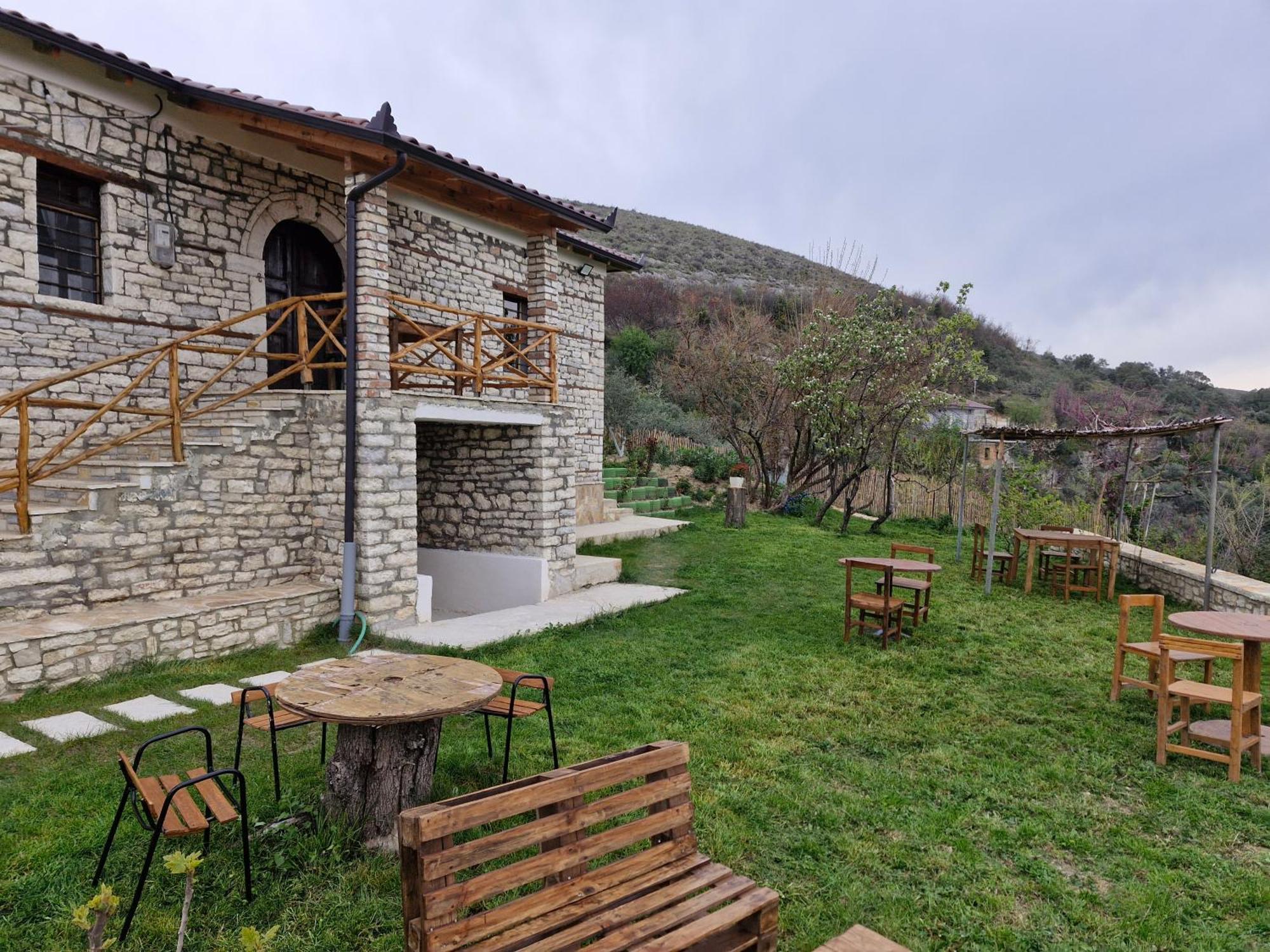 Villa Shpiragu Village Experience Берат Екстериор снимка